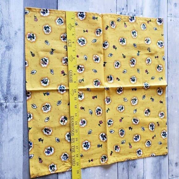 Unused - Set of 10 Floral Napkins - Picture 2 of 3